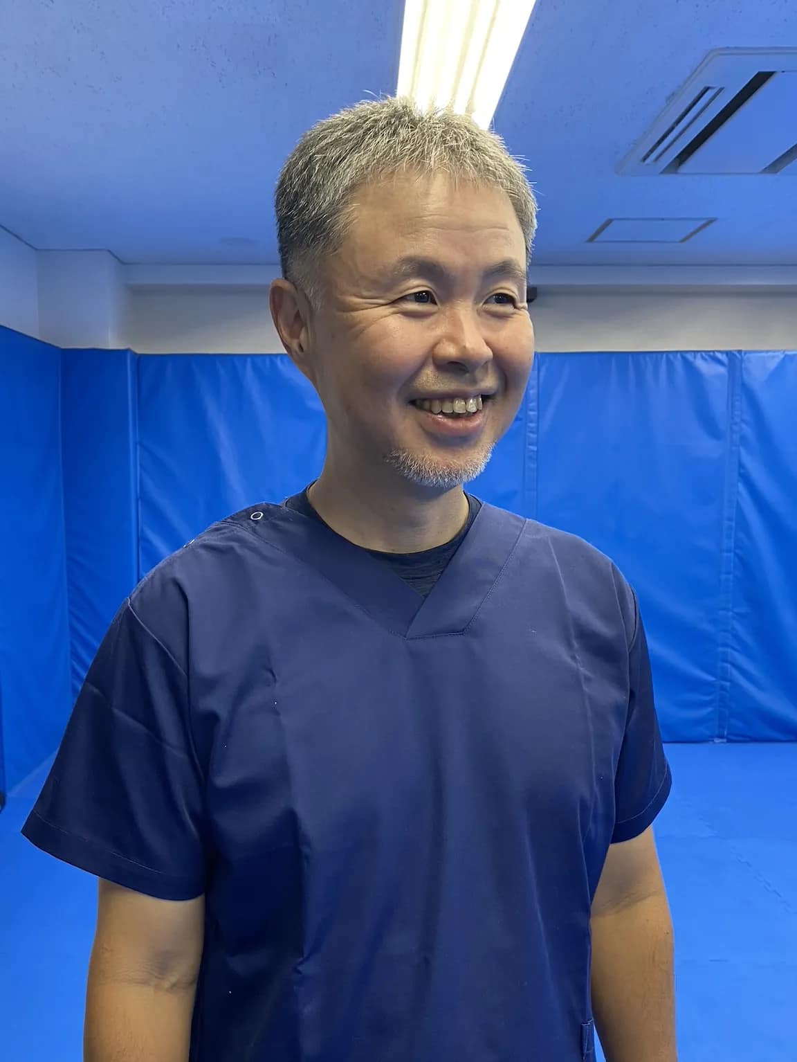 医師でもある橋内先生が、ていねいに指導します。